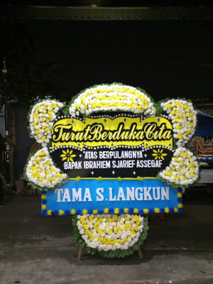 Papan Bunga Duka di Diloato